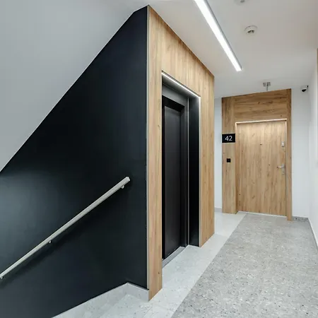 Very Berry - Naramowicka 106a - Z Garazem I Balkonem- Self Check In 24h