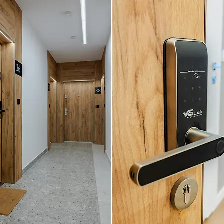 Very Berry - Naramowicka 106a - Z Garazem I Balkonem- Self Check In 24h Lejlighed