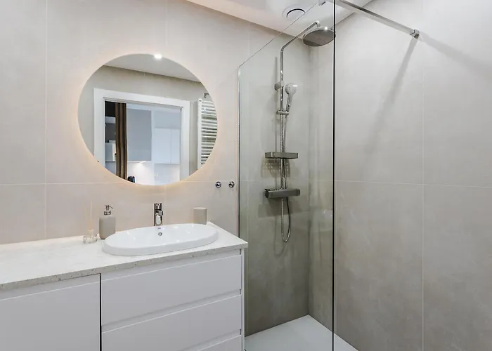 Very Berry - Naramowicka 106a - Z Garazem I Balkonem- Self Check In 24h 波兹南