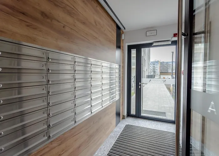 Very Berry - Naramowicka 106a - Z Garazem I Balkonem- Self Check In 24h * 波兹南