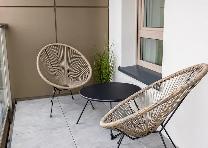 Very Berry - Naramowicka 106a - Z Garazem I Balkonem- Self Check In 24h 波兹南